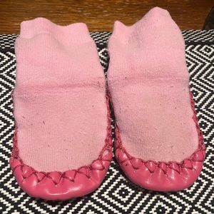 Hanna Andersson slippers moccasins size 1-2